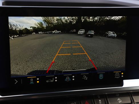 Used 2025 Chevrolet Silverado 3500 LT w/ Safety Package image 31