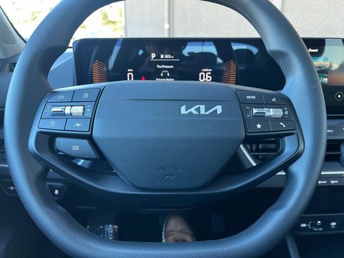 Used 2026 Kia K4 FWD image 24