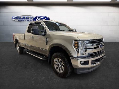 Used 2018 Ford F350 Lariat w/ Chrome Package image 5
