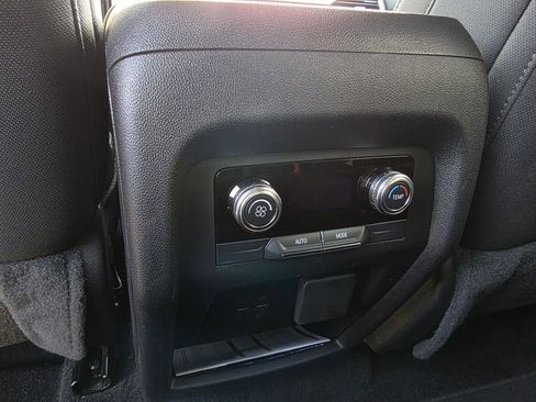 Used 2025 GMC Acadia Elevation image 27