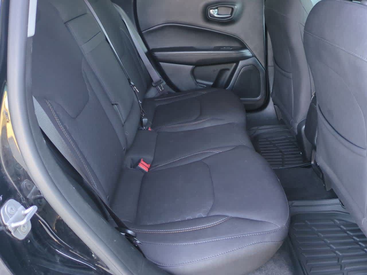 Used 2018 Jeep Compass Sport FWD image 17