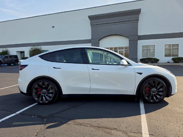 Used 2022 Tesla Model Y Performance AWD/4WD image 5