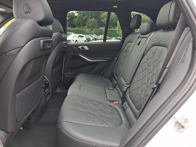 Used 2023 BMW X5 xDrive40i w/ Premium Package AWD/4WD image 18