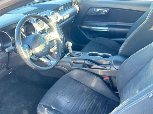 Used 2017 Ford Mustang Coupe image 10