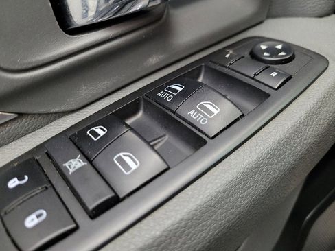 Used 2017 RAM 1500 Classic SLT image 27