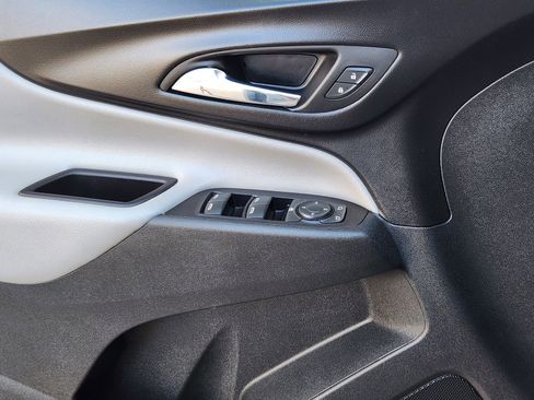 Used 2022 Chevrolet Equinox LS w/ LS Convenience Package image 26