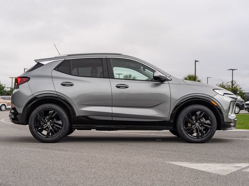 Used 2024 Buick Encore GX Sport Touring FWD image 8