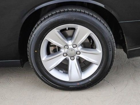 Used 2023 Dodge Challenger SXT image 9