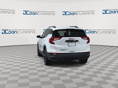 Used 2022 GMC Terrain SLT w/ Infotainment Package II FWD image 8