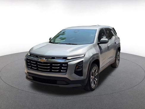 Used 2025 Chevrolet Equinox LT FWD image 8