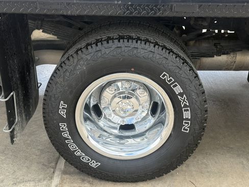 Used 2024 RAM 3500 Tradesman w/ Chrome Appearance Group AWD/4WD image 10