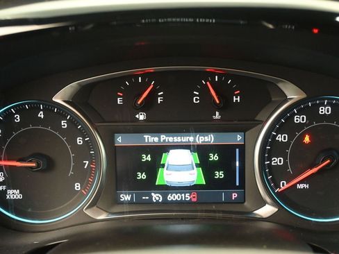 Used 2023 Chevrolet Traverse LT image 13