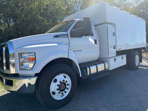 New 2026 Ford F750 2WD Regular Cab Super Duty image 3
