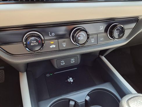 New 2026 Honda HR-V LX image 6