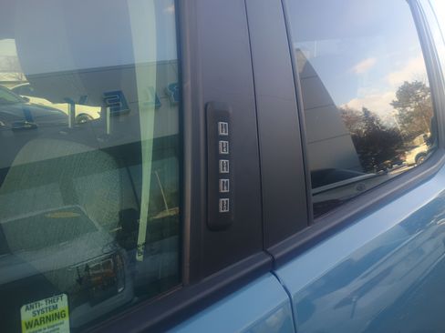 Used 2022 Ford Maverick XLT image 6