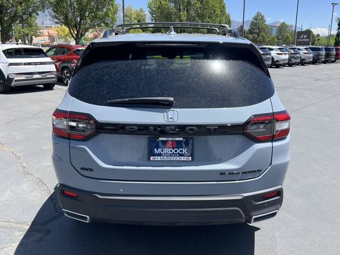 Used 2025 Honda Pilot Black Edition image 9