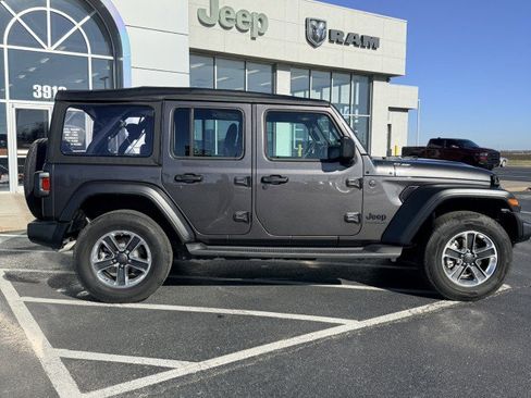 Used 2025 Jeep Wrangler Sport image 7