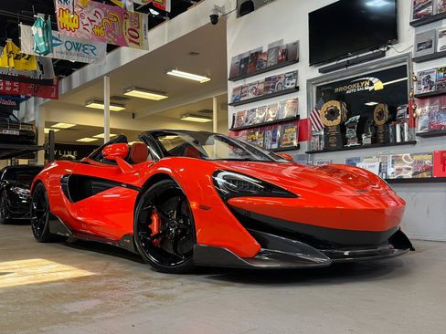 Used 2020 McLaren 600LT Spider RWD image 1