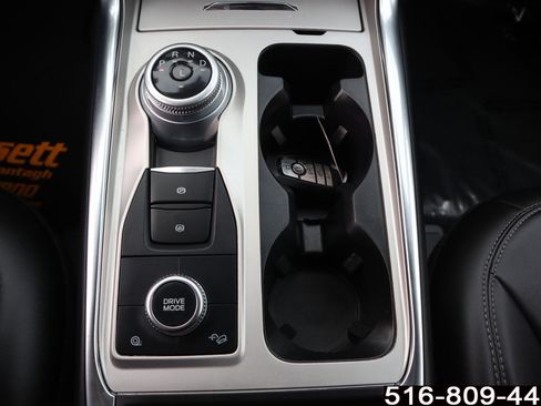 Used 2022 Ford Explorer XLT w/ Equipment Group 202A image 19