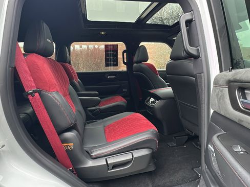 New 2026 Nissan Armada NISMO image 18