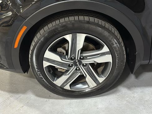 Used 2023 Kia Sorento SX Prestige w/ Panoramic Sunroof Package AWD/4WD image 8