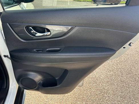 Used 2019 Nissan Rogue SV AWD/4WD image 22