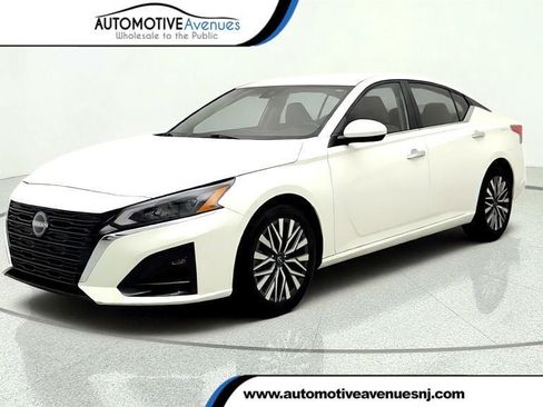 Used 2023 Nissan Altima 2.5 SV FWD image 1