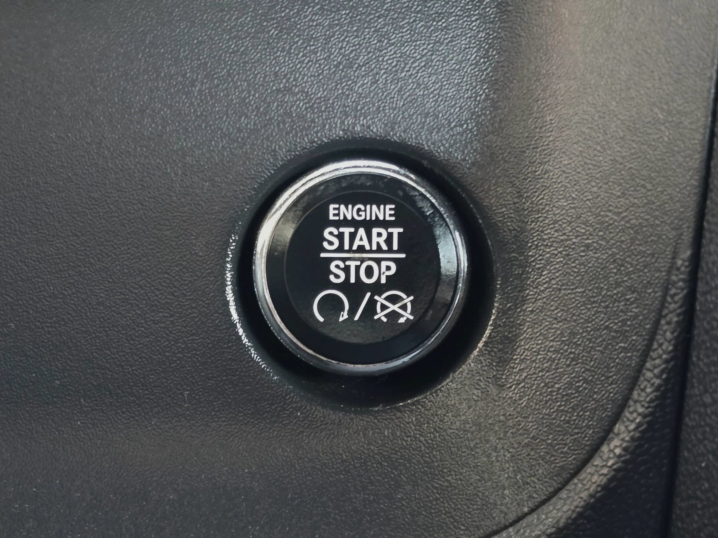 Used 2014 Dodge Challenger SXT RWD image 13