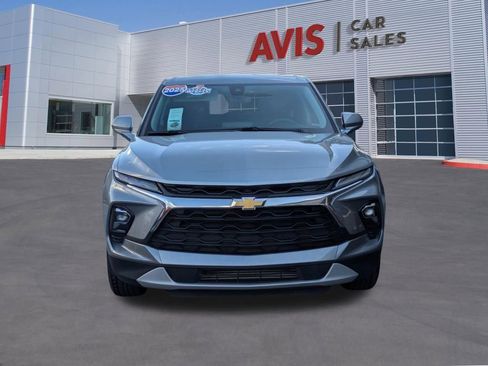Used 2025 Chevrolet Blazer LT image 2