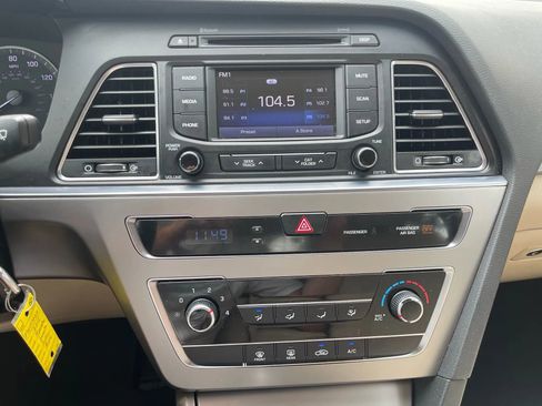 Used 2015 Hyundai Sonata SE w/ Option Group 09 image 18