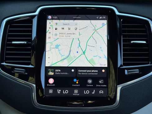 Used 2023 Volvo XC90 B6 Plus image 22