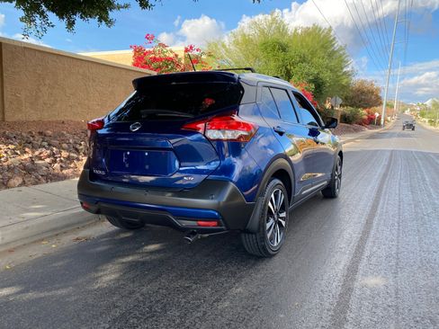 Used 2020 Nissan Kicks SR w/ SR Premium Package image 8