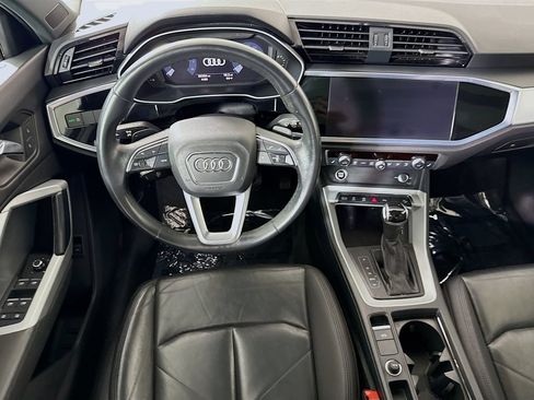 Used 2021 Audi Q3 2.0T Premium w/ Convenience Package AWD/4WD image 3