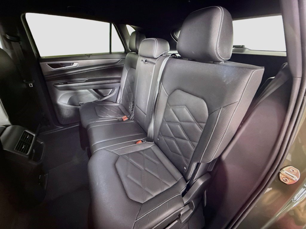 Used 2026 Volkswagen Atlas Cross Sport SE FWD image 24