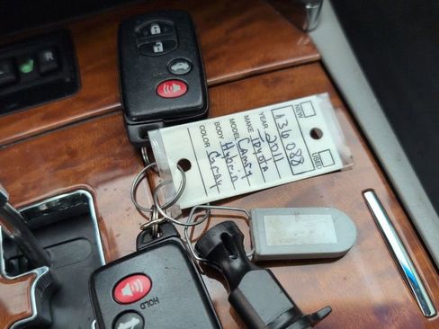 Used 2011 Toyota Camry Hybrid FWD image 42