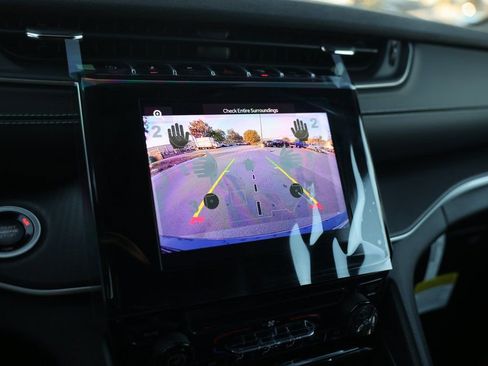 New 2025 Jeep Grand Cherokee Laredo X w/ Trailer Tow Package image 26