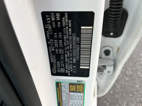 Used 2025 Hyundai Elantra SEL image 29