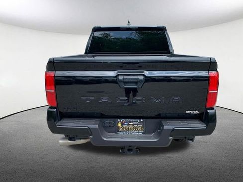Used 2025 Toyota Tacoma TRD Sport AWD/4WD image 13