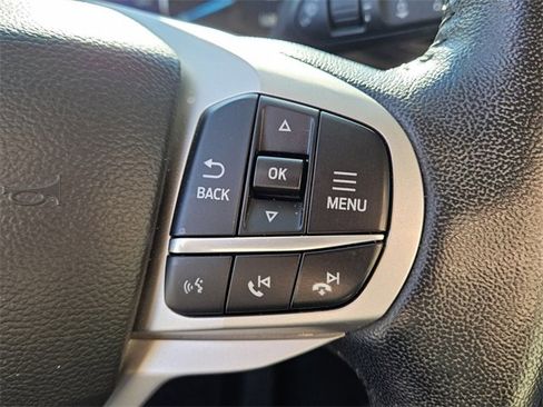 Used 2022 Ford Explorer XLT image 28