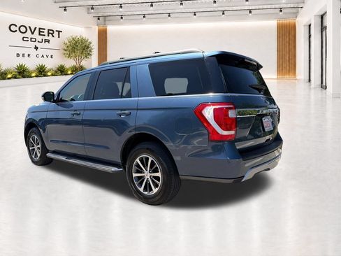 Used 2018 Ford Expedition XLT w/ Equipment Group 202A RWD image 9