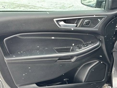 Certified 2023 Ford Edge Titanium w/ Class II Trailer Tow Package image 9