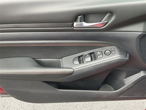 Used 2020 Nissan Altima 2.5 SR image 11