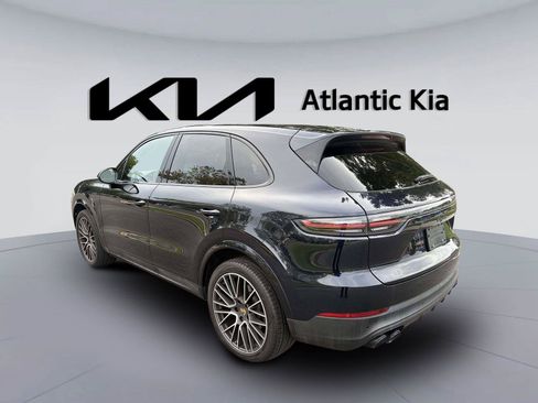 Used 2022 Porsche Cayenne Platinum Edition AWD/4WD image 10