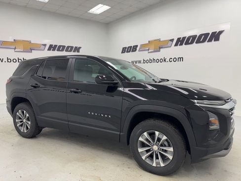 New 2026 Chevrolet Equinox LT w/ Convenience Package II image 3