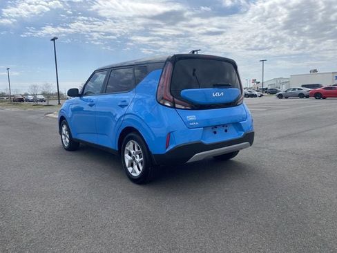 Used 2023 Kia Soul S image 3