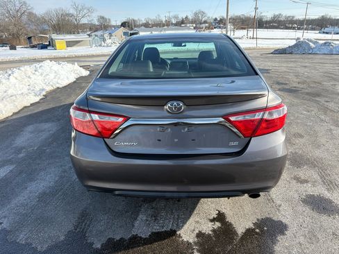 Used 2016 Toyota Camry SE image 3