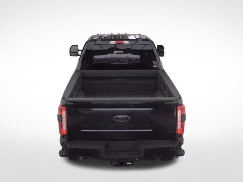 Used 2025 Ford F250 Lariat w/ Tremor Off-Road Package image 6