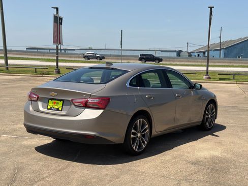 Used 2022 Chevrolet Malibu LT FWD image 9