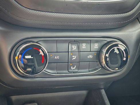 Used 2021 Chevrolet TrailBlazer LS AWD/4WD image 22