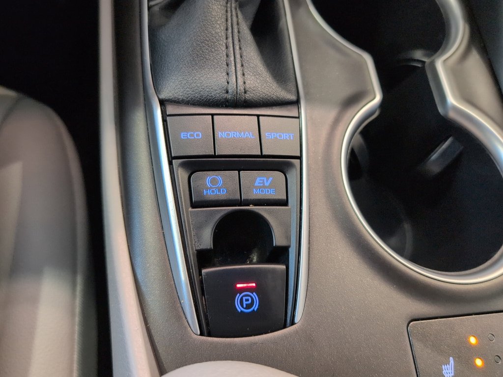 Used 2023 Toyota Camry XLE FWD image 25